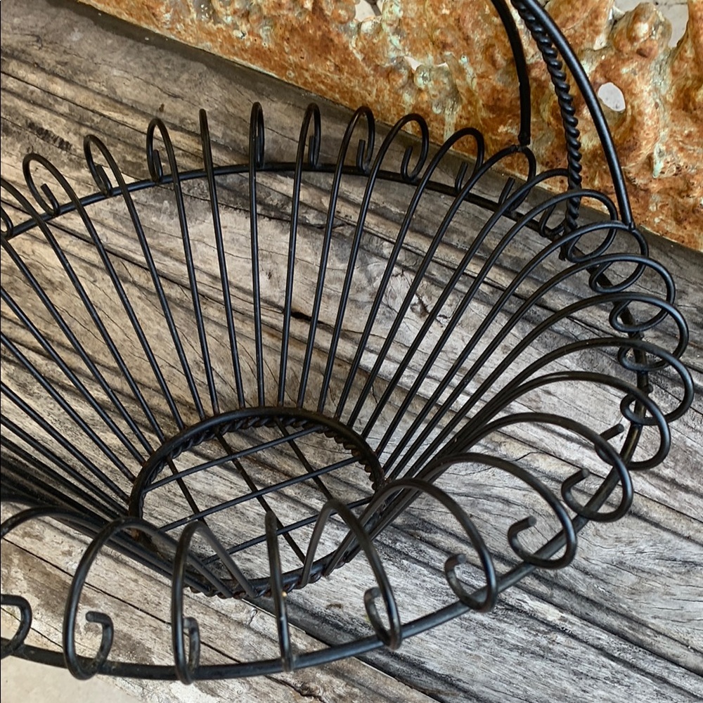 Vintage Elegant Black Wrought Iron Basket - Picture 7 of 11